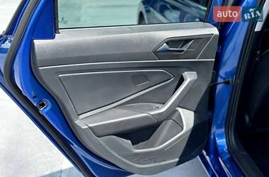 Седан Volkswagen Jetta 2023 в 