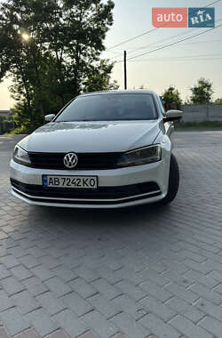 Седан Volkswagen Jetta 2016 в 