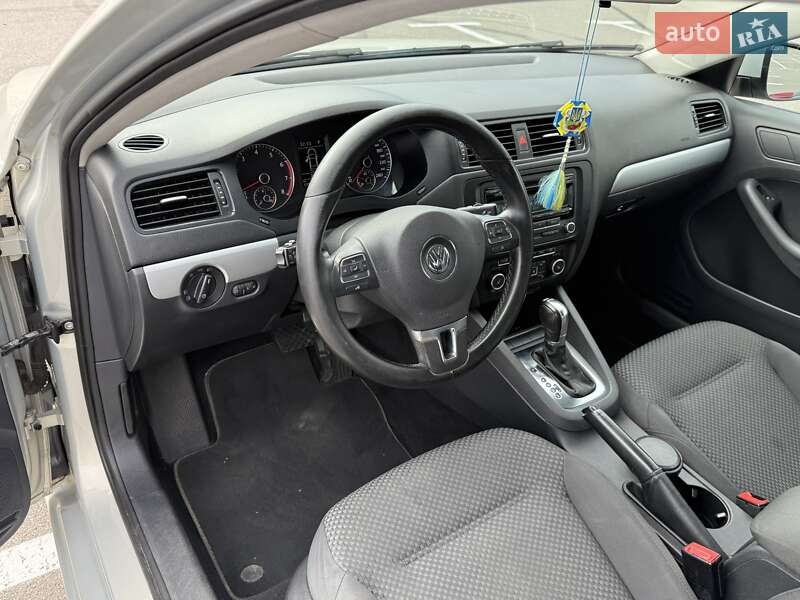 Седан Volkswagen Jetta 2011 в Киеве