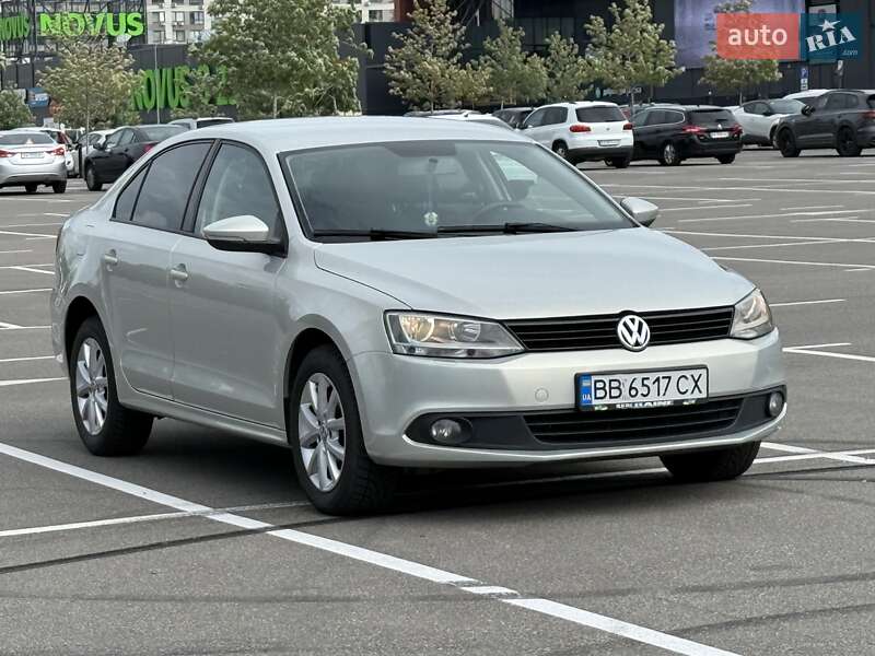Седан Volkswagen Jetta 2011 в Киеве