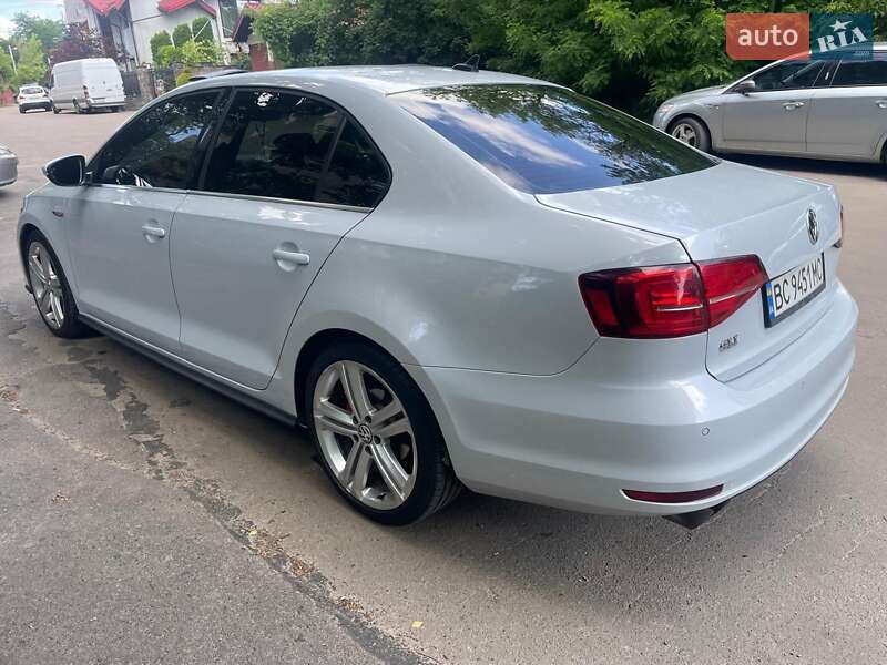 Седан Volkswagen Jetta 2016 в Львові