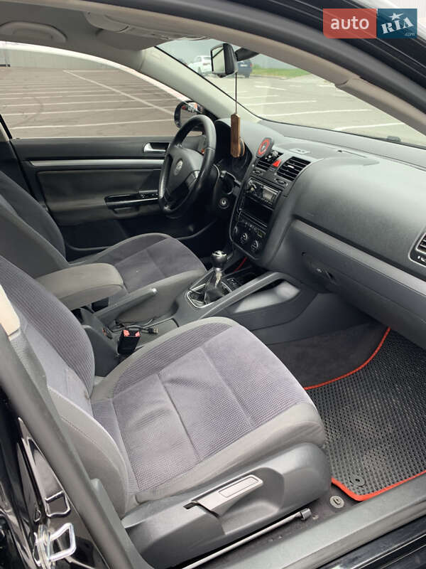 Седан Volkswagen Jetta 2005 в Полтаве