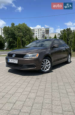 Седан Volkswagen Jetta 2011 в 