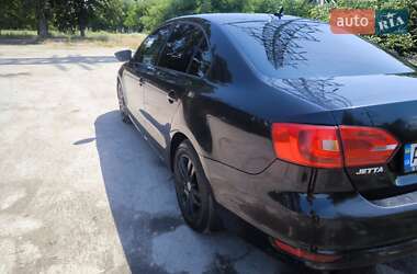 Седан Volkswagen Jetta 2011 в 
