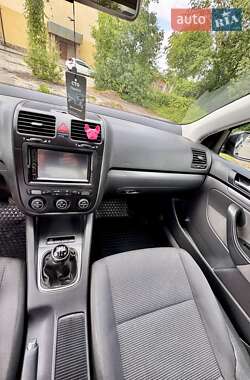 Седан Volkswagen Jetta 2008 в 