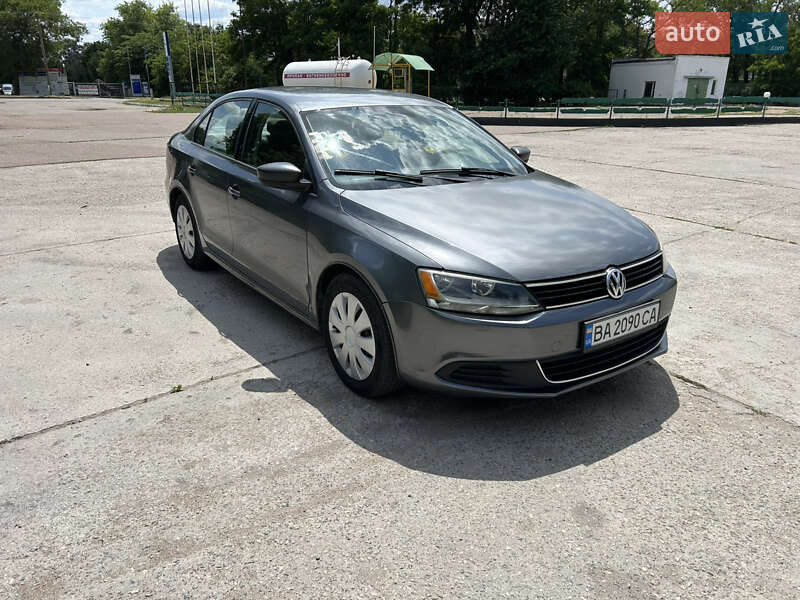 Седан Volkswagen Jetta 2011 в Кропивницком