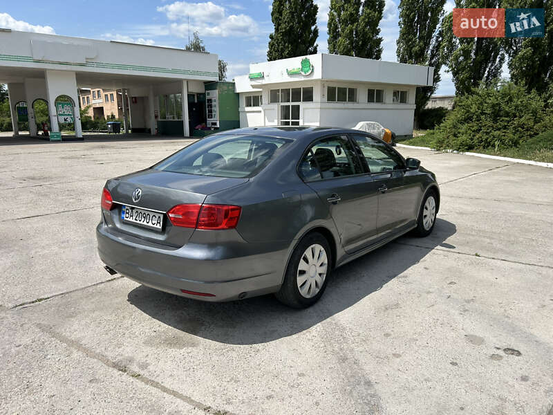 Седан Volkswagen Jetta 2011 в Кропивницком