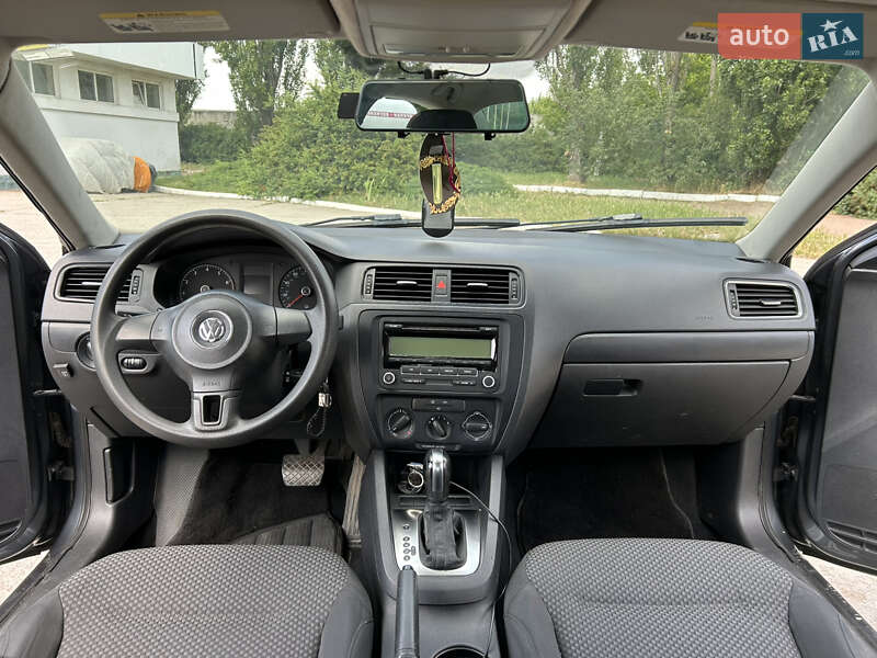 Седан Volkswagen Jetta 2011 в Кропивницком