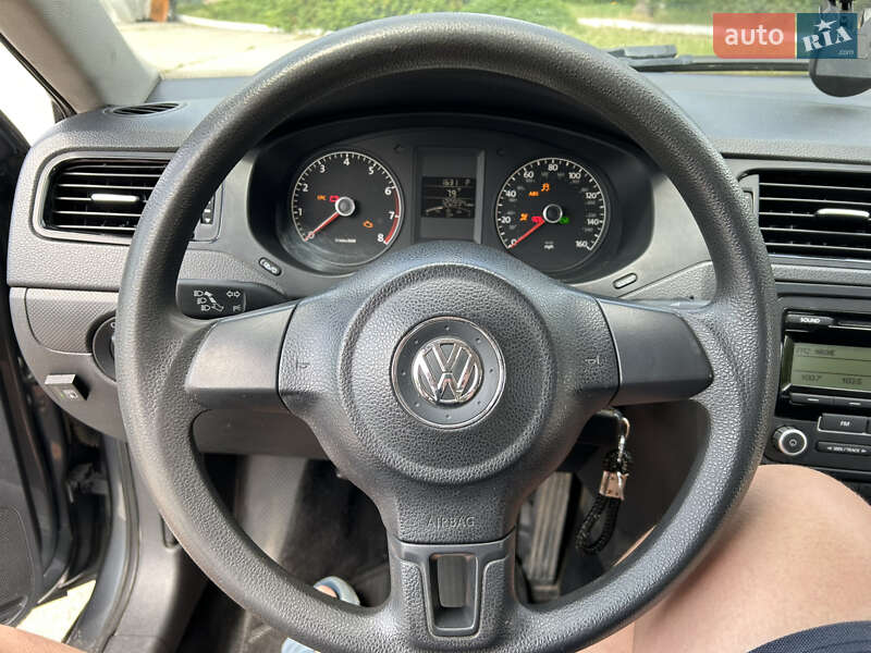 Седан Volkswagen Jetta 2011 в Кропивницком