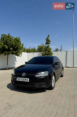 Седан Volkswagen Jetta 2011 в 