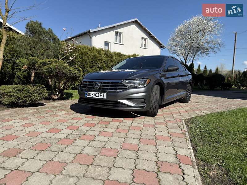 Седан Volkswagen Jetta 2019 в Стрые
