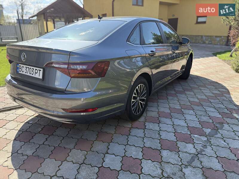 Седан Volkswagen Jetta 2019 в Стрые
