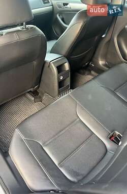 Седан Volkswagen Jetta 2014 в 