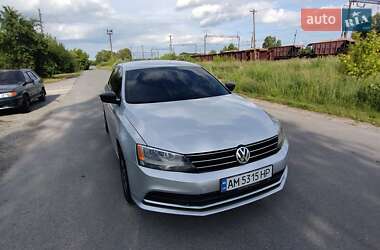 Седан Volkswagen Jetta 2015 в 