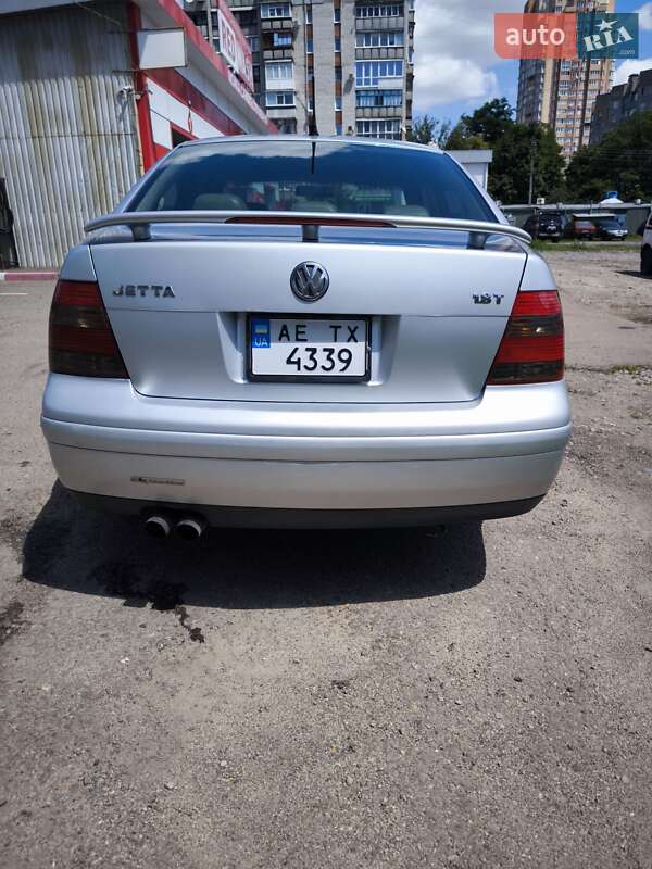 Седан Volkswagen Jetta 2003 в Харькове