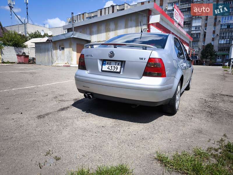Седан Volkswagen Jetta 2003 в Харькове