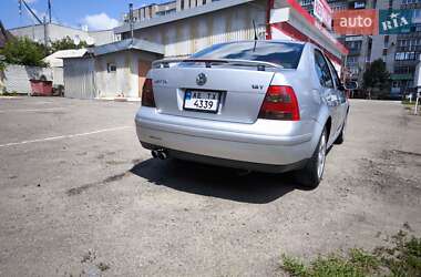 Седан Volkswagen Jetta 2003 в 
