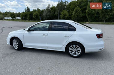 Седан Volkswagen Jetta 2016 в Львове