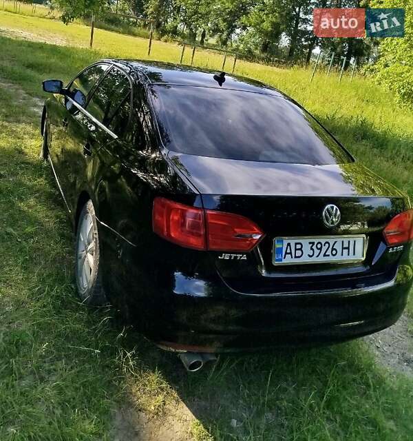 Седан Volkswagen Jetta 2013 в Мурованых Куриловцах