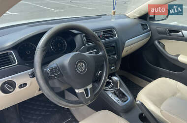 Седан Volkswagen Jetta 2014 в 