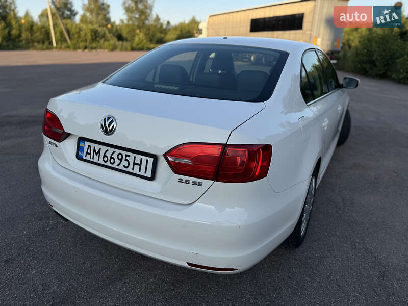 Седан Volkswagen Jetta 2012 в Житомире