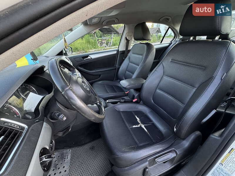 Седан Volkswagen Jetta 2012 в Житомире