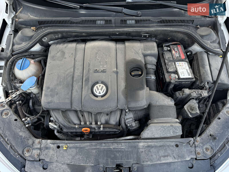 Седан Volkswagen Jetta 2012 в Житомире