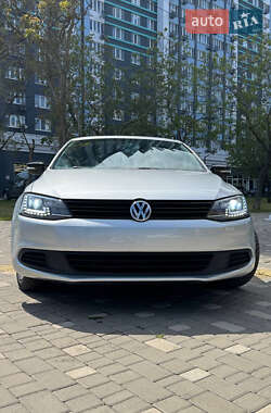 Седан Volkswagen Jetta 2012 в 