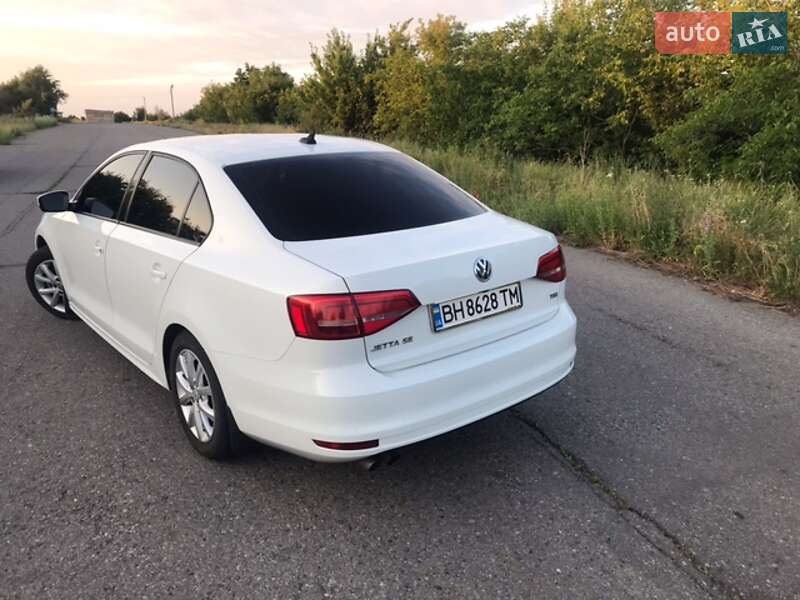 Седан Volkswagen Jetta 2015 в Любашівці