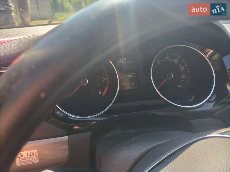 Седан Volkswagen Jetta 2015 в Львові