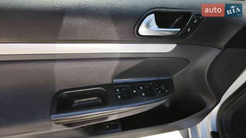 Седан Volkswagen Jetta 2009 в Львове
