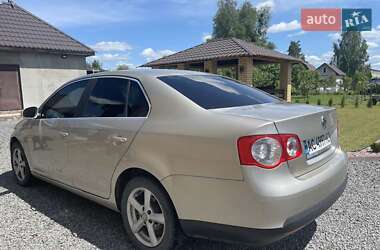 Седан Volkswagen Jetta 2007 в Рокитному