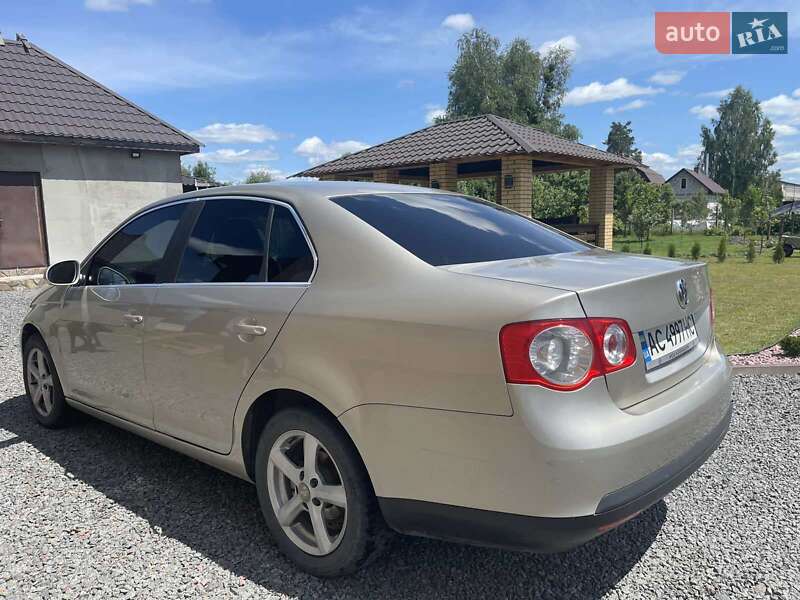Седан Volkswagen Jetta 2007 в Рокитному