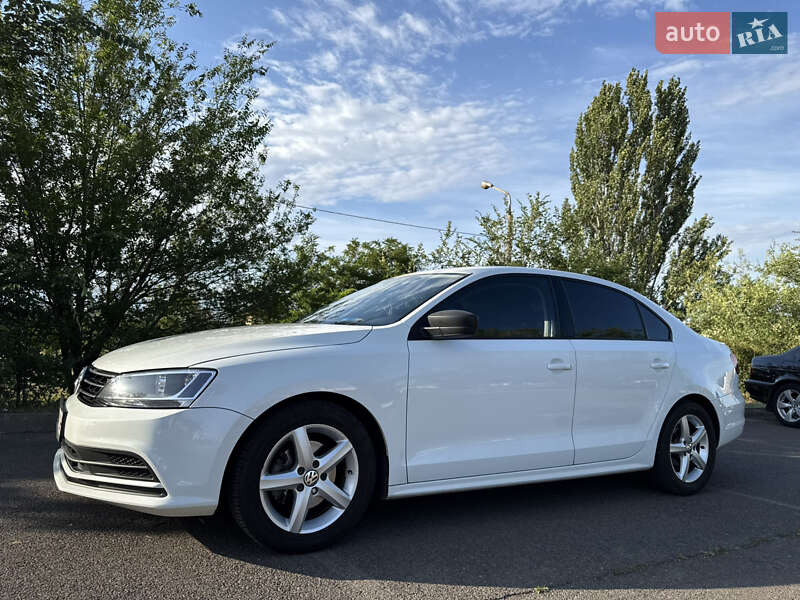 Седан Volkswagen Jetta 2016 в Кривому Розі