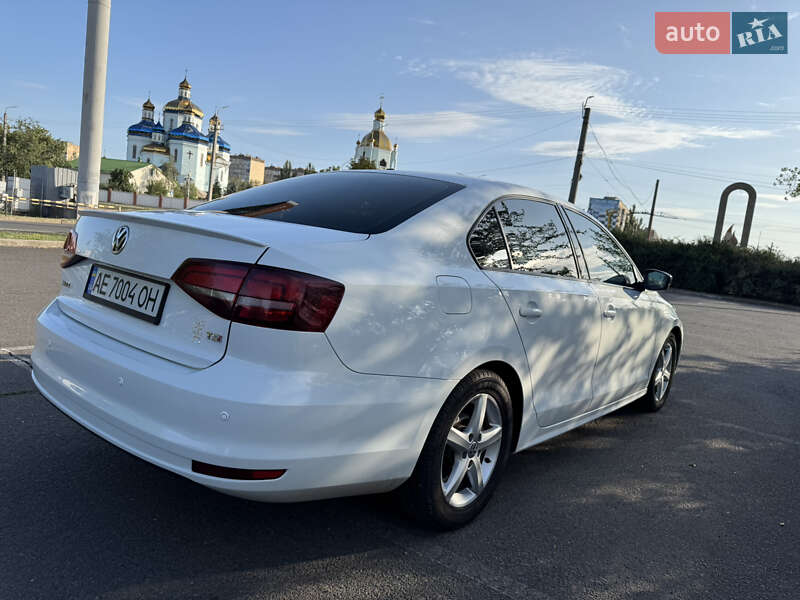 Седан Volkswagen Jetta 2016 в Кривому Розі