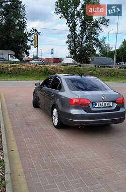 Седан Volkswagen Jetta 2012 в Полтаві