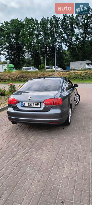 Седан Volkswagen Jetta 2012 в Полтаві