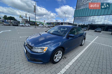 Седан Volkswagen Jetta 2016 в 