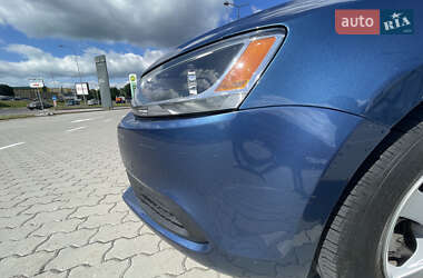 Седан Volkswagen Jetta 2016 в 