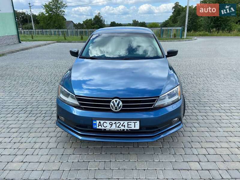 Седан Volkswagen Jetta 2014 в 