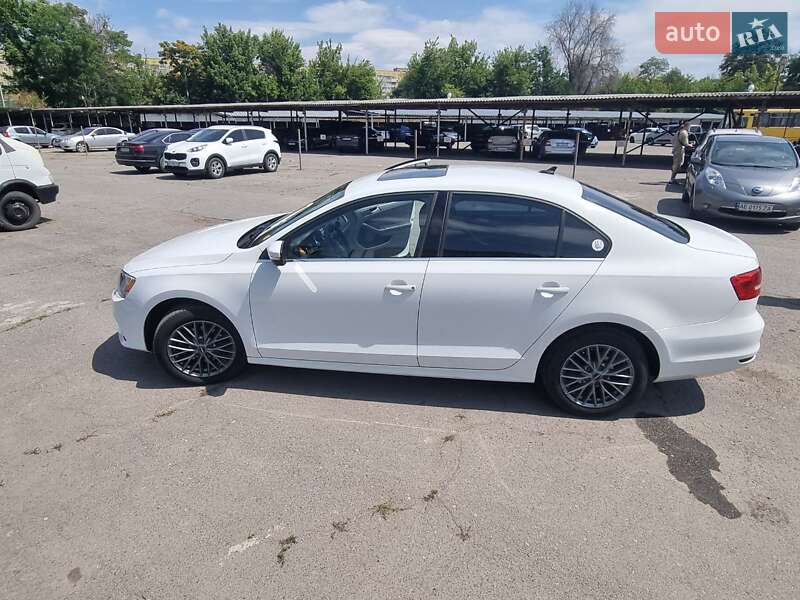 Седан Volkswagen Jetta 2015 в Дніпрі