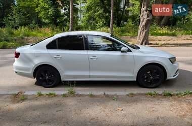 Седан Volkswagen Jetta 2016 в 