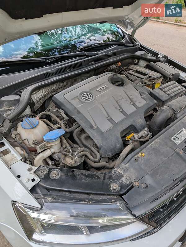 Седан Volkswagen Jetta 2016 в Черновцах