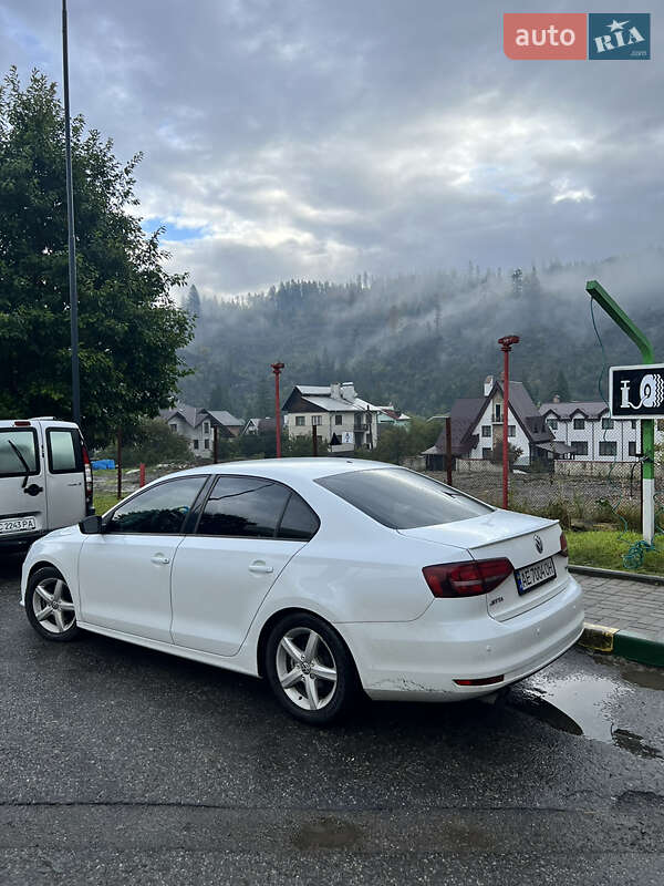 Седан Volkswagen Jetta 2016 в Кривому Розі