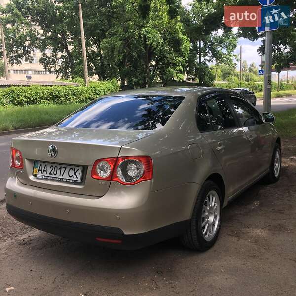 Седан Volkswagen Jetta 2007 в Києві