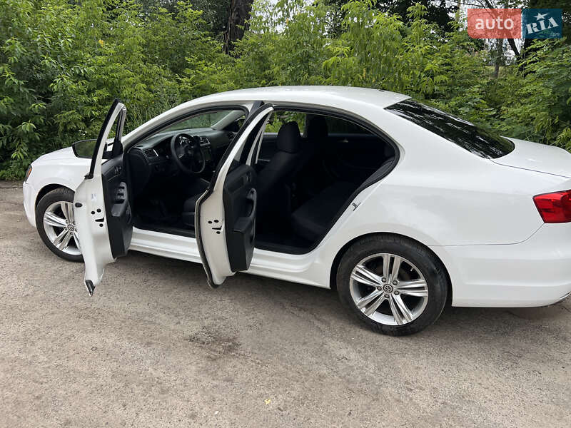 Седан Volkswagen Jetta 2012 в Киеве