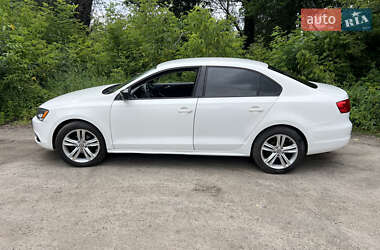 Седан Volkswagen Jetta 2012 в 
