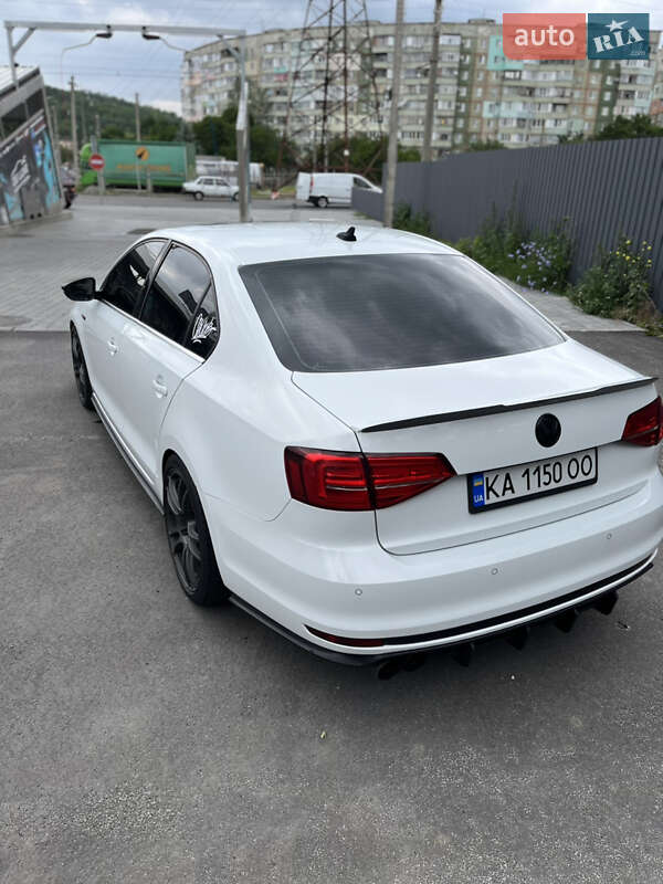 Седан Volkswagen Jetta 2017 в Полтаве