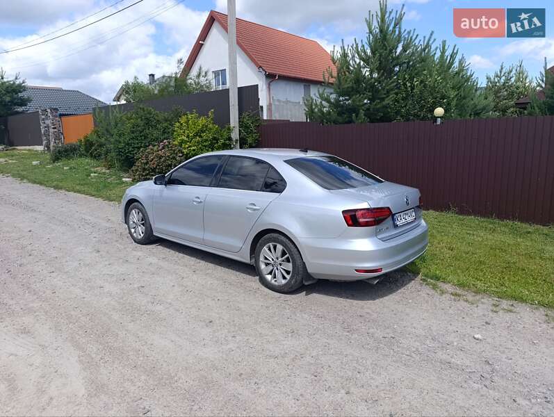 Седан Volkswagen Jetta 2016 в Киеве