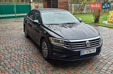 Седан Volkswagen Jetta 2019 в Львове
